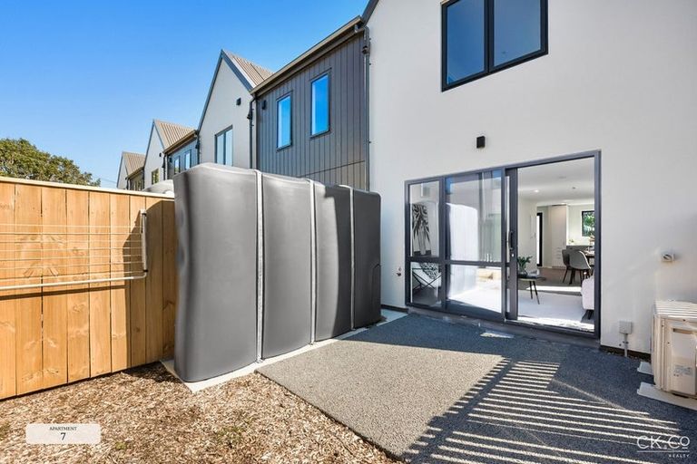 Photo of property in 130 Cambridge Terrace, Fairfield, Lower Hutt, 5011