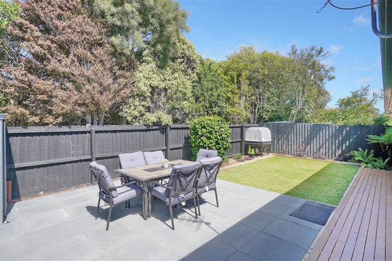 Photo of property in 2/49 Cowes Street, Avondale, Christchurch, 8061