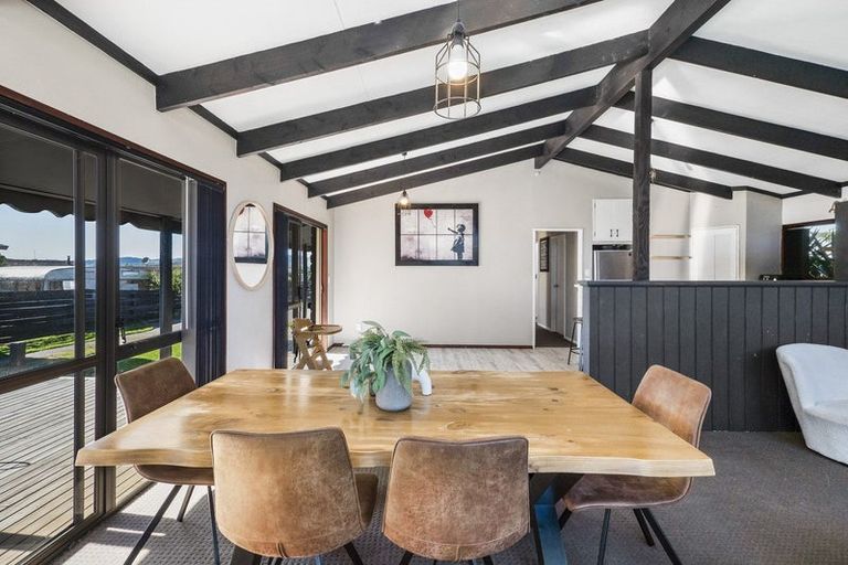 Photo of property in 216 Cambridge Road, Bethlehem, Tauranga, 3110