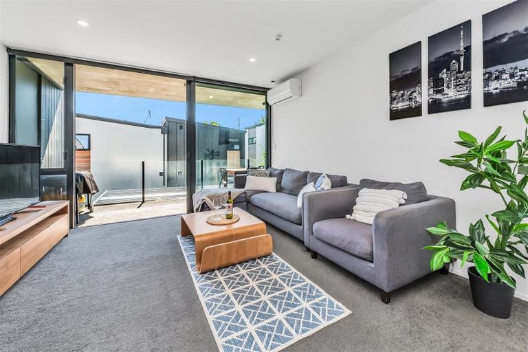 Photo of property in Leicester Executive Apartments, 207/282 Madras Street, Christchurch Central, Christchurch, 8011