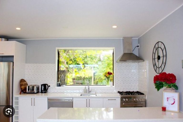 Photo of property in 99c Captain Scott Road, Glen Eden, Auckland, 0602