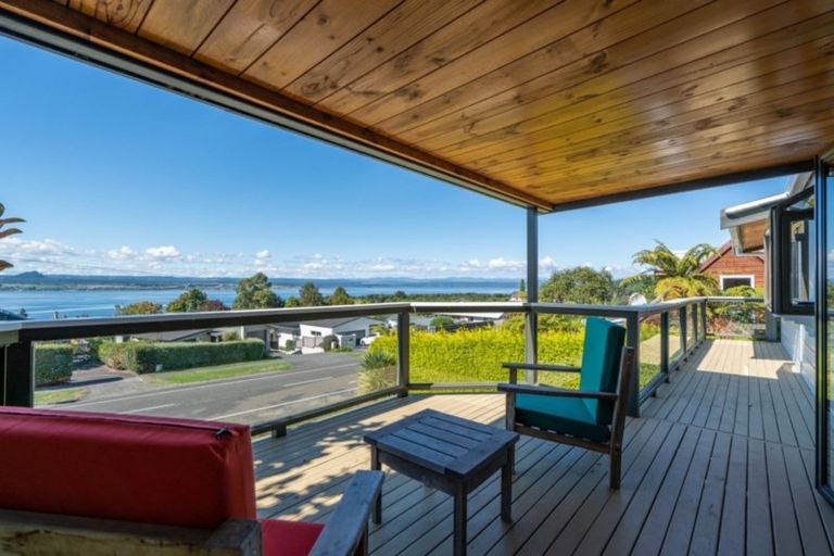 Photo of property in 106 Wakeman Road, Acacia Bay, Taupo, 3330