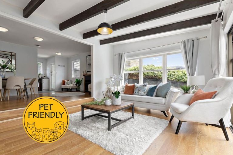 Photo of property in 1/20 Hogans Road, Glenfield, Auckland, 0629