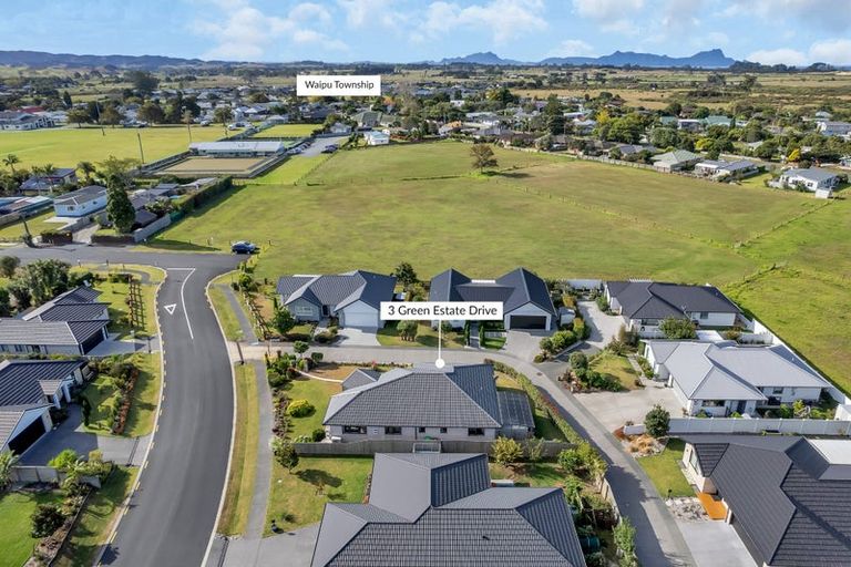 Photo of property in 3 Green Estate Drive, Waipu, 0510