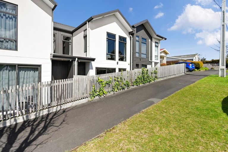 Photo of property in 2/25 Thackeray Street, Hamilton Lake, Hamilton, 3204