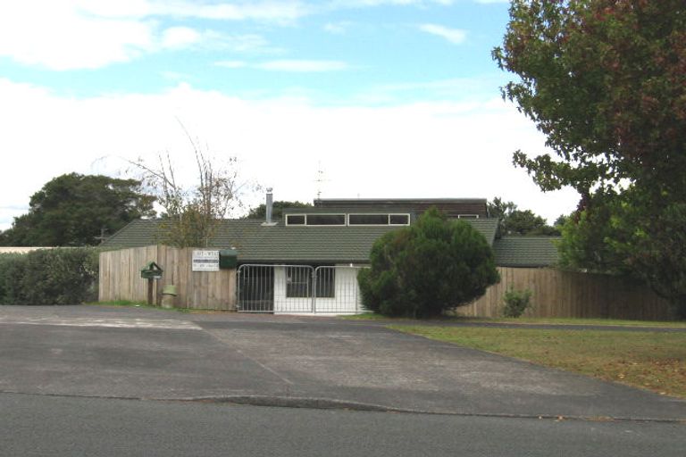 Photo of property in 31 West Harbour Drive, West Harbour, Auckland, 0618