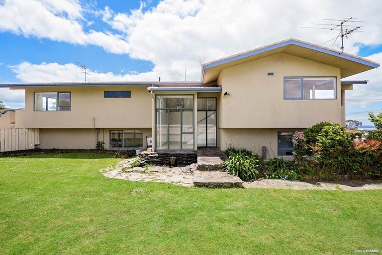 Photo of property in 2a Castor Bay Road, Castor Bay, Auckland, 0620