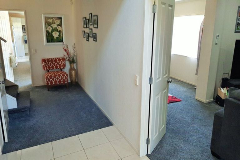 Photo of property in 67 Middlefield Drive, East Tamaki Heights, Auckland, 2016