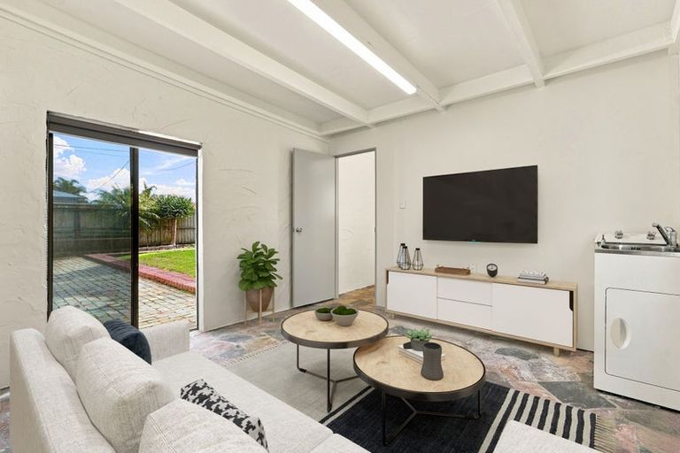 Photo of property in 49 Springs Road, Parakai, 0830