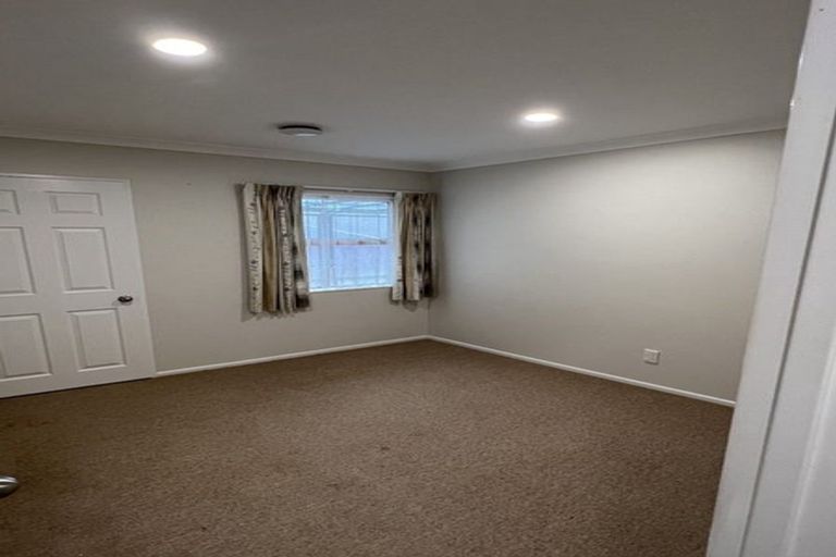 Photo of property in 67 Glenveagh Park Drive, Weymouth, Auckland, 2103