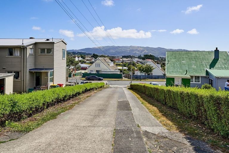 Photo of property in 29 Aberfeldy Street, Cannons Creek, Porirua, 5024