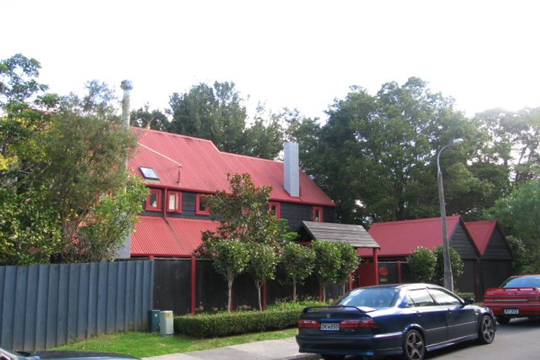 Photo of property in 3 Kenilworth Grove, Silverstream, Upper Hutt, 5019