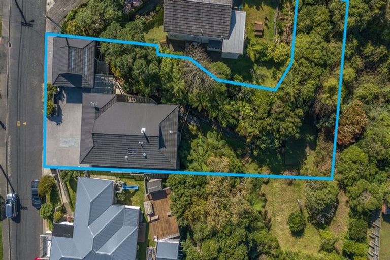 Photo of property in 16 Omar Street, Khandallah, Wellington, 6035