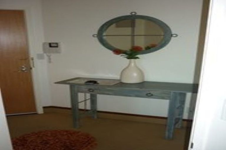 Photo of property in 5/37 Majoribanks Street, Mount Victoria, Wellington, 6011