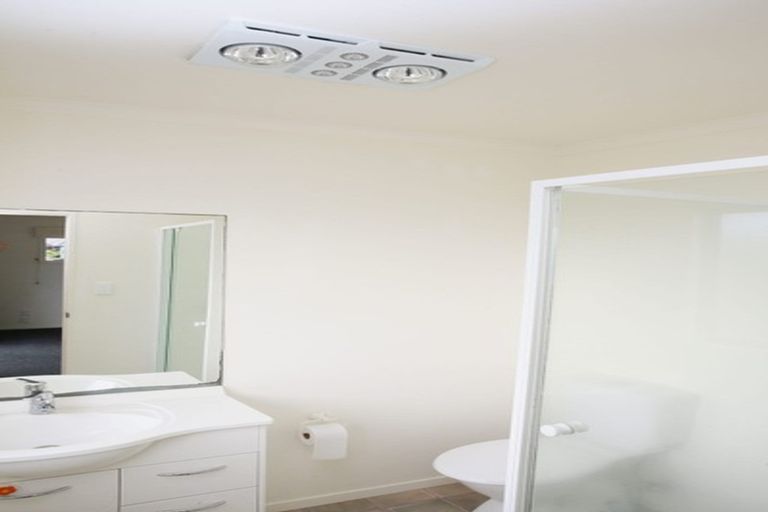 Photo of property in 32 Fendalton Drive, Rototuna, Hamilton, 3210