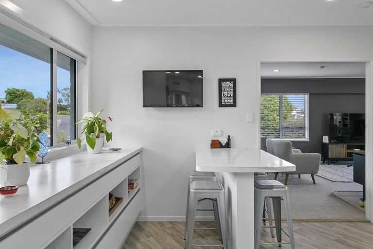 Photo of property in 26 Tremaine Avenue, Two Mile Bay, Taupo, 3330