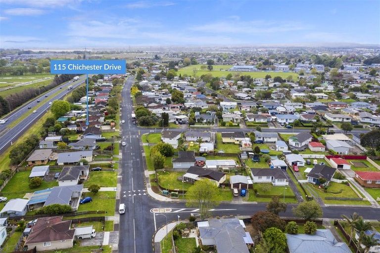 Photo of property in 115 Chichester Drive, Rosehill, Papakura, 2113