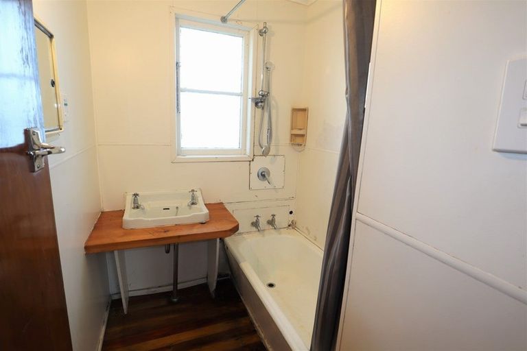 Photo of property in 23a Park Lane, Kaponga, Hawera, 4679