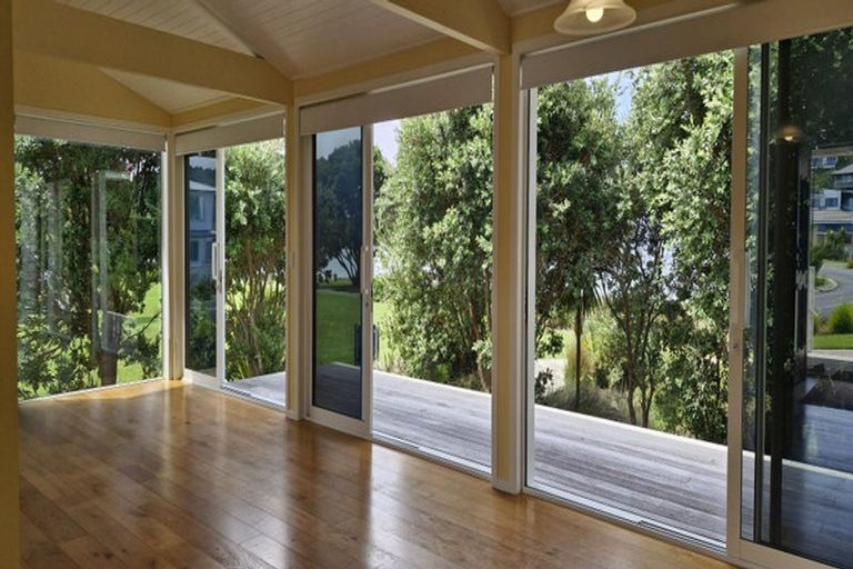 Photo of property in 28 Schooner Avenue, Snells Beach, 0920