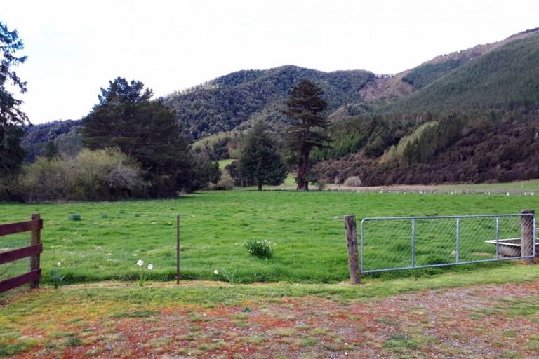 Photo of property in 560 Tutaki Road South, Tutaki, Murchison, 7077