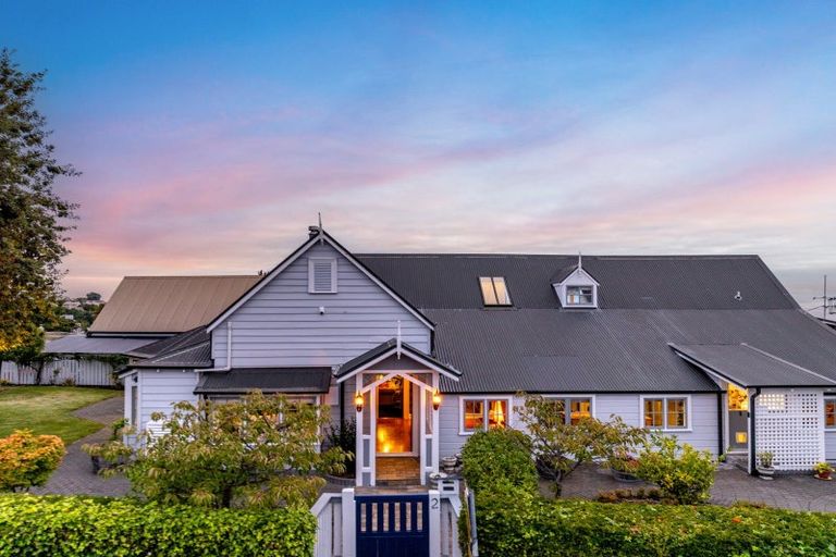 Photo of property in 2 Sealy Road, Bluff Hill, Napier, 4110