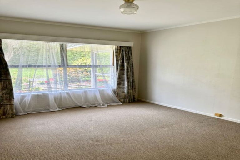 Photo of property in 2/35 Knightsbridge Drive, Forrest Hill, Auckland, 0620