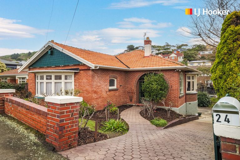 Photo of property in 24 Cliffs Road, Saint Clair, Dunedin, 9012