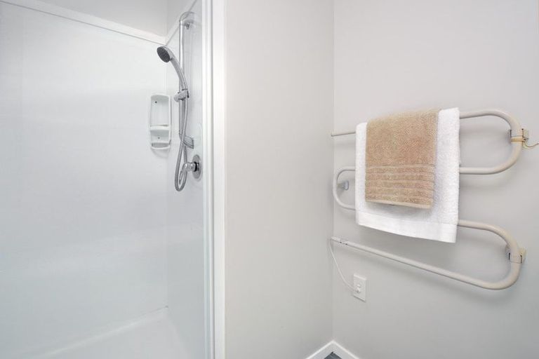 Photo of property in 1/21 Rawhiti Road, Manly, Whangaparaoa, 0930