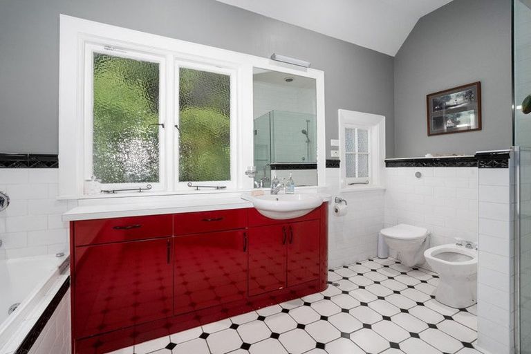 Photo of property in 131 Upland Road, Kelburn, Wellington, 6012