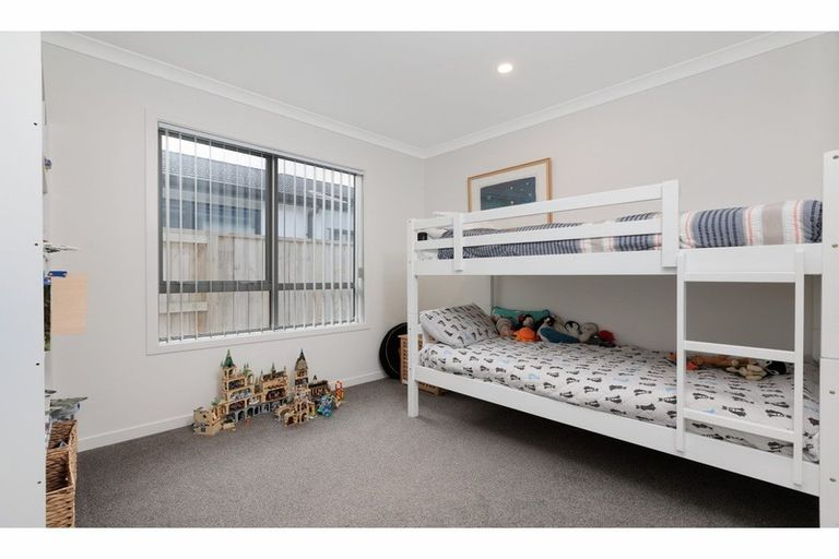 Photo of property in 35 Awatira Drive, Papamoa Beach, Papamoa, 3118