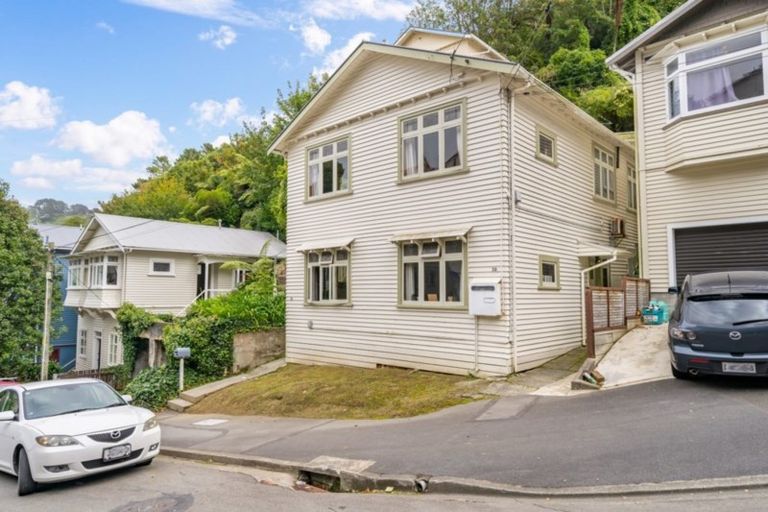 Photo of property in 39 Adams Terrace, Aro Valley, Wellington, 6021