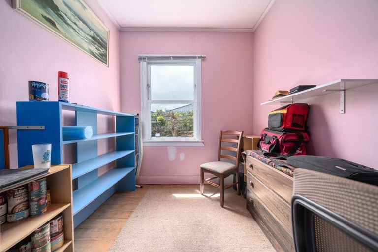 Photo of property in 18 Monorgan Road, Strathmore Park, Wellington, 6022