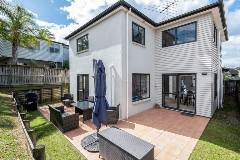 Photo of property in 127 Cyril French Drive, Flat Bush, Auckland, 2016
