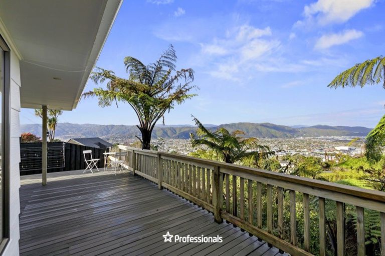 Photo of property in 14 Matuhi Street, Tirohanga, Lower Hutt, 5010