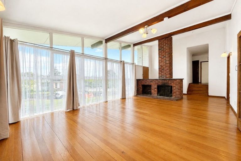 Photo of property in 33 Paramu Avenue, Birkdale, Auckland, 0626