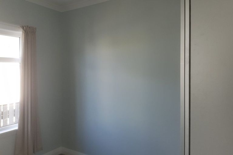 Photo of property in 37 Tauhinu Road, Miramar, Wellington, 6022