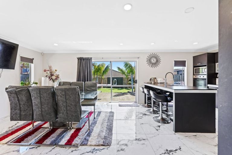 Photo of property in 17 Turnberry Drive, Wattle Downs, Auckland, 2103