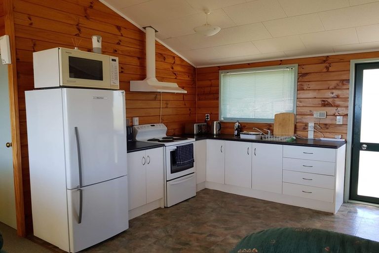 Photo of property in 20 Kotuku Place, Snells Beach, 0920