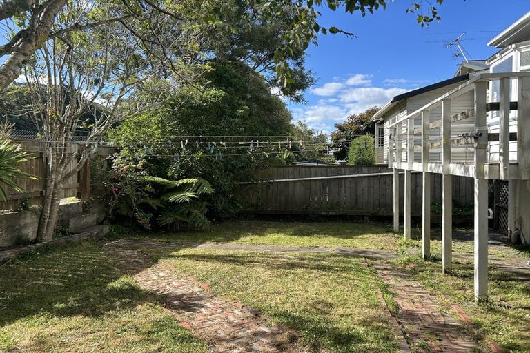 Photo of property in 5 Westland Road, Mount Cook, Wellington, 6021