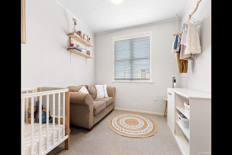 Photo of property in 37b Cobham Crescent, Kelston, Auckland, 0602