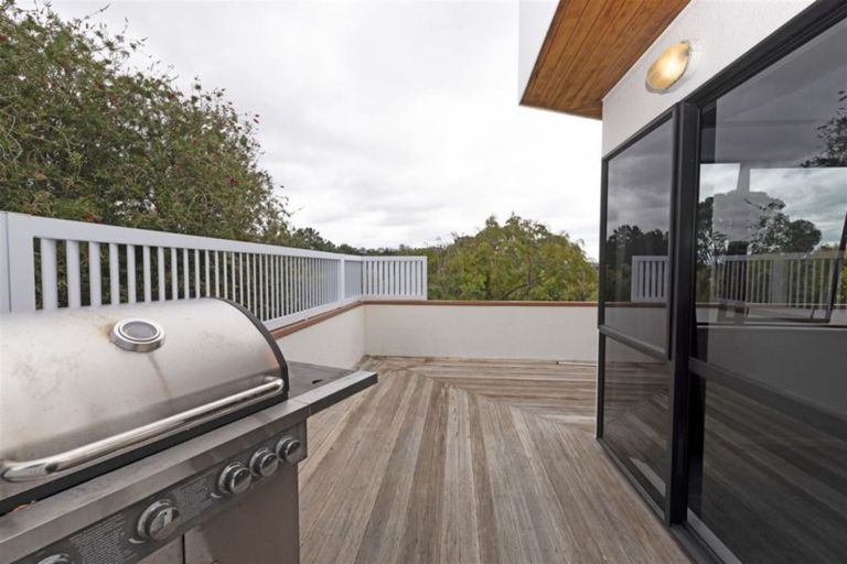 Photo of property in 4/61 Sunrise Avenue, Murrays Bay, Auckland, 0630