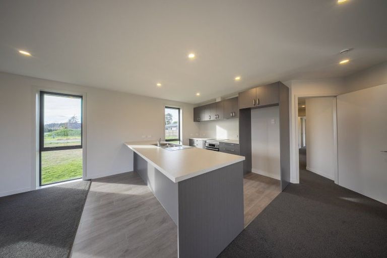 Photo of property in 21 Tukare Loop, Te Anau, 9600
