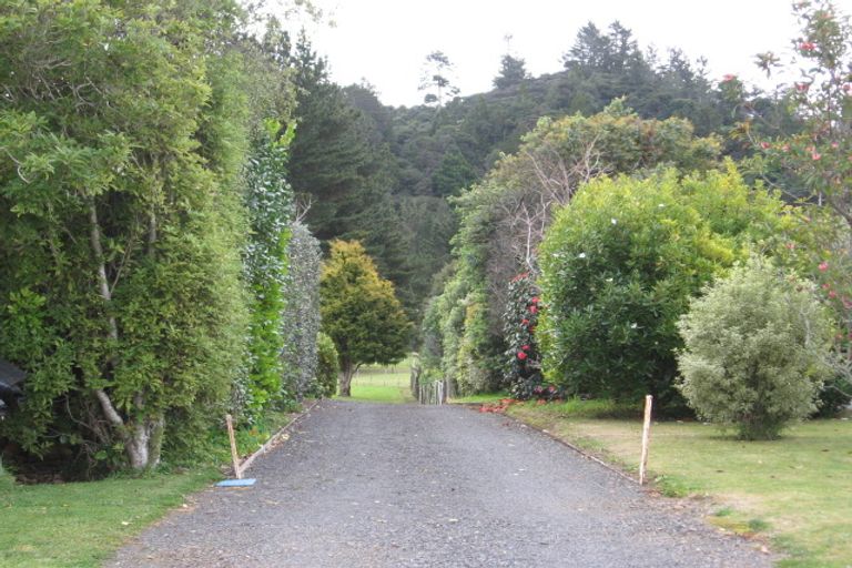 Photo of property in 151 Watt Street, Coromandel, 3506