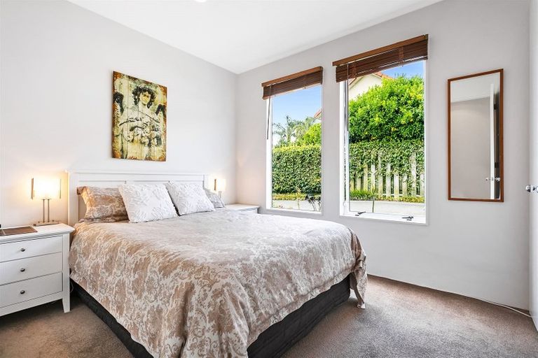 Photo of property in 11 Fathom Place, Te Atatu Peninsula, Auckland, 0610