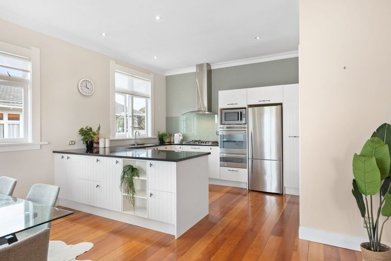 Photo of property in 29 Kingsway Avenue, Sandringham, Auckland, 1025