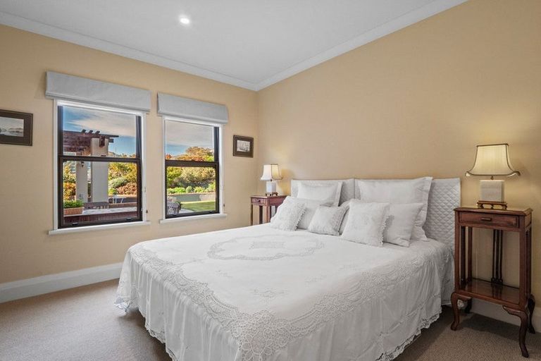 Photo of property in 1 Garland Terrace, Kelvin Heights, Queenstown, 9300