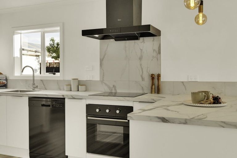 Photo of property in 15 Roberts Road, Hei Hei, Christchurch, 8042