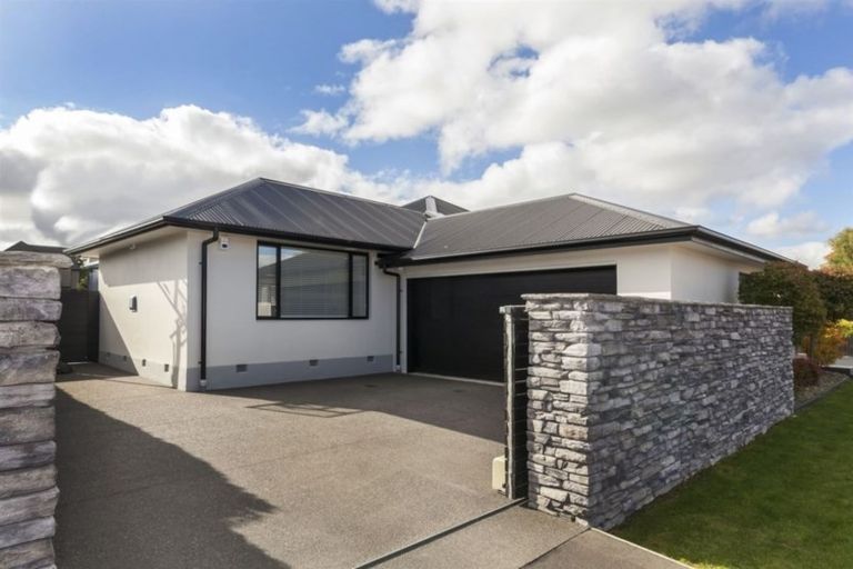 Photo of property in 10 Penhelig Place, Burnside, Christchurch, 8053