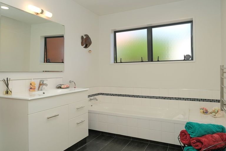 Photo of property in 49 Mull Street, Palmerston, 9430