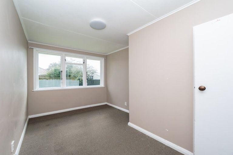 Photo of property in 5 Crewe Crescent, Hokowhitu, Palmerston North, 4410